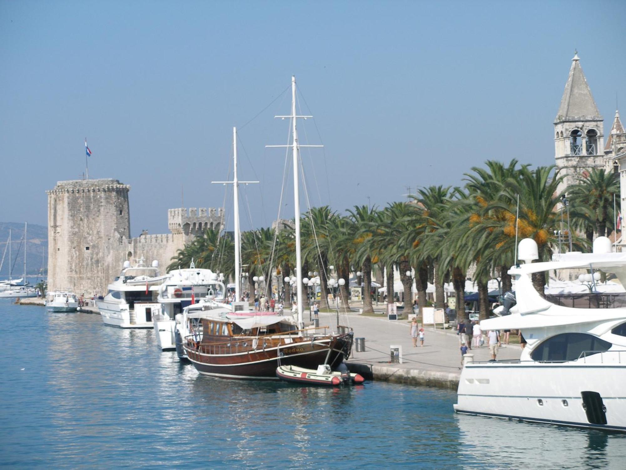 Apartments Madirazza Trogir Exterior photo